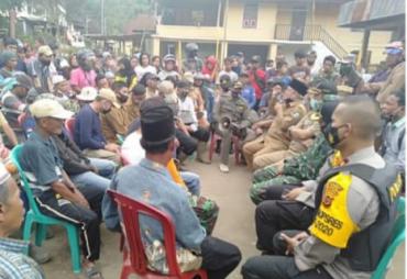 Bupati Adirozal Serahkan SK Purna Tugas dan Piagam Penghargaan Kepada ASN Yang Pensiun