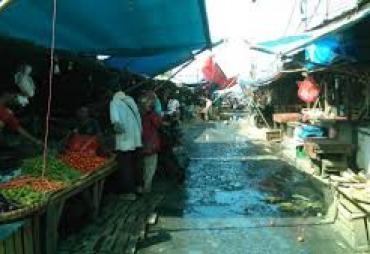 pasar tradisional Tanjung Bajure 