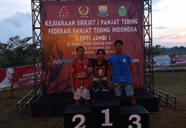 Raih Dua Emas Kejuaraan Panjat Tebing, Atlet Kerinci Wakili Jambi ke POPNAS 