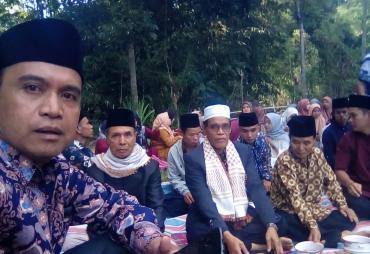 Masyarakat Bunga Tanjung Laksanakan Adat Lamo Pusako Usang  Tradisi Ziarah Kuburan