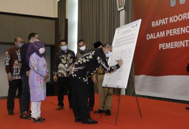 Bupati Kabupaten Bungo, H. Mashuri menghadiri Rapat Koordinasi   (Rakor) pemberantasan korupsi  Terintigrasi Kepala Pemerintah Daerah Se-  Provinsi Jambi yang diselenggarakan Pemerintah Provinsi Jambi  di Swiss-  Belhotel, Selasa (13/09).