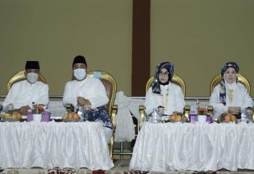 Bupati Kabupaten Bungo H. Mashuri mengadiri penutupan Musabaqah   Tilawatil Qur`an (MTQ) ke-50 Tingkat Kabupaten Bungo Tahun 2022 yang   diselenggarakan sejak tanggal 27 Juli sampai dengan 31 Juli 2022 yang diikuti   seluruh kafilah kecamatan dalam kabupaten Bungo kafilah     di lapangan,   Kelurahan Cadika, Kecamatan Rimbo Tengah, Kabupaten Bungo, Minggu (31/7). 