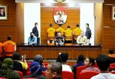 10 Orang Terduga  Anggota DPRD Provinsi Jambi Diamankan KPK