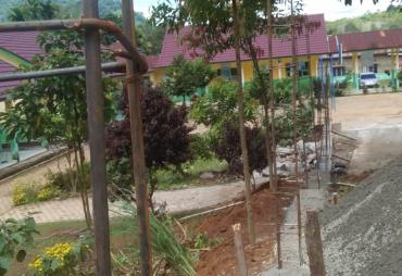 Diduga Tidak Ada Papan Informasi, Proyek Pagar Sekolah SMP 36 Kerinci Jadi Proyek “Siluman”
