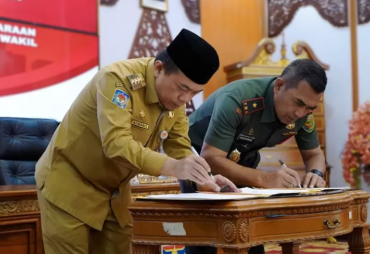 Sebesar Rp 5,8 Miliar, Gubernur Al Haris Hibahkan Dana Pengamanan Pilkada Kepada Korem 042/Gapu