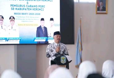 Bupati Kerinci Monadi Lantik Pengurus PGRI Kabupaten Kerinci