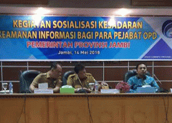 Kegiatan sosialisasi kesadaran keamanan informasi bagi Pejabat Organisasi Perangkat Daerah (OPD) lingkup Pemerintah Provinsi Jambi.