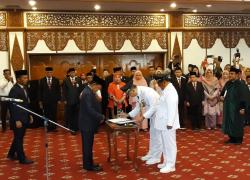 Plt Gubernur Jambia Fchrori Umar saat melantik Walikota dan Wakil Walikota Jambi Masa Jabatan 2018-2023 di Auditorium rumah dinas Gubernur Jambi.