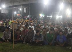 Puluhan ribu jemaah pengajian umum Mujahadah Nisfussanah Tanjung Jabung Barat memadati lapangan sepak bola Desa Sri Agung Kec. Batang Asam Kab. Tanjung Jabung Barat, untuk menghadiri Pengajian Akbar Mujahadah Nisfussanah.