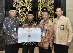 Laporan hasil evaluasi Sistem Akuntabilitas Kinerja Instansi Pemerintah (SAKIP) Provinsi Jambi meraih predikat B. 