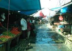 pasar tradisional Tanjung Bajure 