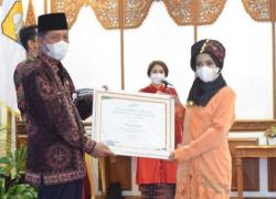 Momentum Hari Kartini, Wagub Berikan Penghargaan Kartini Masa Kini Provinsi Jambi