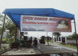 Karang Taruna Pandai Besi Desa Koto Padang, Kecamatan Tanah Kampung Kota Sungai Penuh. Membuka Open Donasi Akbar dan aksi Sosial, untuk membantu meringankan beban biaya pengobatan balita empat tahun Muhammad Alpathian seorang warga Desa Koto Padang yang mengalami pembuluh darah buntu dan jantung bocor, Rabu (13/7).