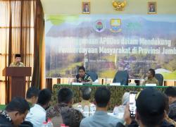 Gubernur Jambi, Al Haris menghadiri dan membuka Workshop Penggunaan Anggaran Pendapatan dan Belanja Desa (APBDes) dalam Mendukung Pemberdayaan Masyarakat di Provinsi Jambi yang diselenggrakan Komunitas Konservasi Indonesia WARSI, di Hotel Golden Harvest Kota Jambi, Selasa (04/10).