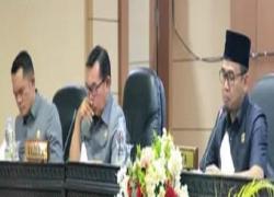 Dewan Perwakilan Rakyat Daerah (DPRD) Kota Sungai Penuh menggelar Rapat   Paripurna III Persidangan I dengan  agenda Penyampaian Tanggapan Walikota Sungai Penuh   Terhadap Pandangan Umum Fraksi Fraksi Dewan Tentang Raperda APBD Kota Sungai Penuh TA.   2023 di ruang Aula Kantor DPRD Kota Sungai Penuh, Selasa (15/11).