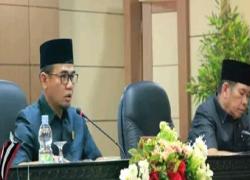 Paripurna di pimpin oleh Ketua DPRD Kota Sungai Penuh, H. Fajran yang didampingi oleh   Wakil Ketua DPRD, Satmarlendan, Dpt dan Anggota DPRD lainnya.