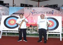 Bupati Kabupaten Bungo, H.Mashuri membuka secara langsung Pekan Olahraga Kabupaten (Porkab) di   Gedung Serba Guna (MTQ Baru) Kecamatan Rimbo Tengah, Kabupaten Bungo, Jumat (1811).