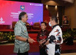 Bupati Kabupaten Bungo, H. Mashuri mengikuti (Rapat Koordinasi Nasional) Rakornas Kebijakan Toponimi dan   Batas Daerah bertajuk tertib administrasi batas daerah kode dan data wilayah administrasi pemerintah merupakan   momentum dalam mensukseskan penyelenggaraan pemilu serentak tahun 2024yang diselenggarakan oleh Kementerian   Dalam Negeri (Kemendagri) di hotel Grand Horison Serpong, Tanggerang, Provinsi Banten, Kamis (10/11).