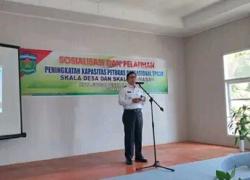 Walikota Sungai Penuh, Ahmadi Zubir membuka kegiatan sosialisasi dan   pelatihan peningkatan kapasitas petugas operasional TPS3R skala Desa & Kawasan dalam   Kota Sungai Penuh yang diselenggarakan Dinas Lingkungan Hidup Kota Sungai Penuh, Rabu   (30/11). 