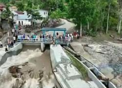 Gerak Cepat Tangani Banjir, Pj Bupati Asraf langsung Kerahkan Alat Berat