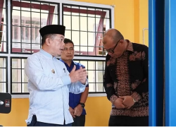 Kunjungi SMK 8 Negeri Bungo, Guru Honorer  Curhat Ke Gubernur Jambi Al Haris 