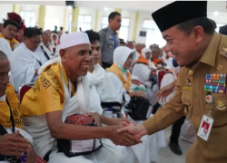 Gubernur Al Haris Lepas JCH Kloter 23, Pemprov Jambi Komitmen Berikan yang Terbaik Bagi Jamaah