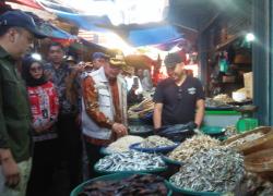 Wako Ahmadi Didampingi Ketua Komisi II DPRD Sungai Penuh Sidak ke Pasar Tanjung Bajure