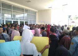 Tolak Pelantikan Kades Usman, Puluhan Masyarakat Pentagen Demo Ke Kantor Bupati Kerinci