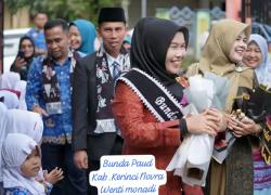 Bunda Paud Kerinci Ny.Novra Wenti Monadi Kunjungi TK Negeri di Siulak Bunda Paud Kerinci Ny.Novra Wenti Monadi Kunjungi TK Negeri di Siulak