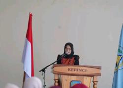 Ketua GOW Kerinci Pimpinan Sosialisasi Peningkatan Partisipasi Perempuan Bidang Politik, Hukum, Sosial, dan Ekonomi Ketua GOW Kerinci Pimpinan Sosialisasi Peningkatan Partisipasi Perempuan Bidang Politik, Hukum, Sosial, dan Ekonomi