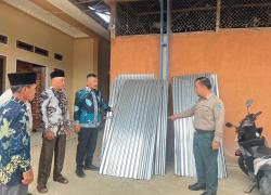 Tidak Tinggal Diam, Bupati Kerinci Monadi Langsung Sambangi Warga Yang Terkena Musibah Tidak Tinggal Diam, Bupati Kerinci Monadi Langsung Sambangi Warga Yang Terkena Musibah