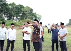 Pantau Stadion Kec.Kumun Debai Wako Alfin Minta Perhatikan Kualitas Pembangunan Pantau Stadion Kec.Kumun Debai Wako Alfin Minta Perhatikan Kualitas Pembangunan