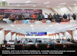 Hadiri Sosialisasi Akbar, Wakil Ketua II DPRD Sungai Penuh Emrizal Ajak Pelajar Jaga Persatuan dan Jauhi Perundungan